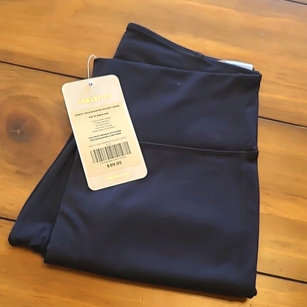 Fabletics, Trinity High Waisted Pocket Capri